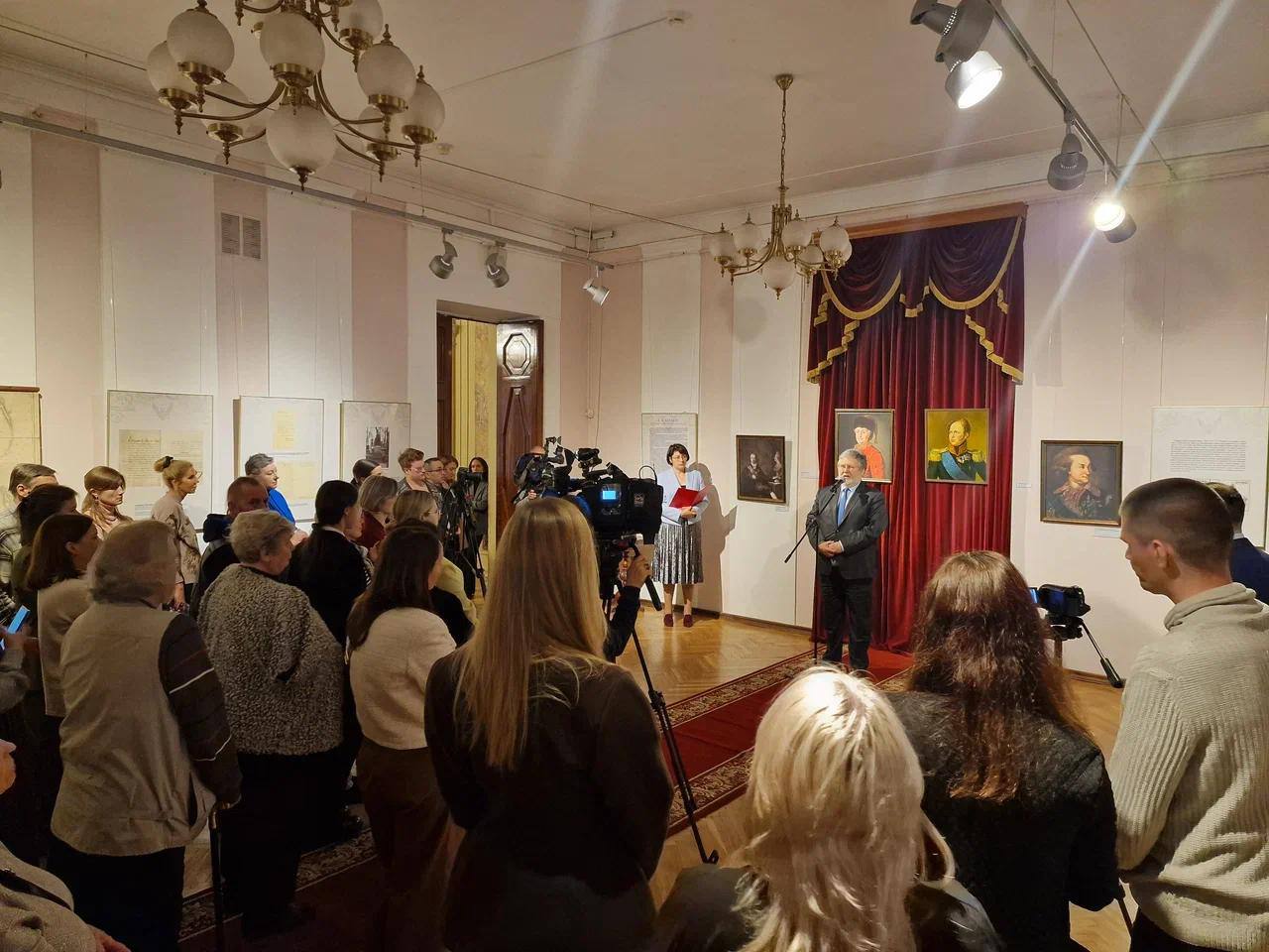 26 ноября в Санкт-Петербурге по случаю 275-летия со дня рождения Министра иностранных дел Российской империи А.Я.Будберга (1750-1812) прошли памятные мероприятия, организованные по инициативе МИД России и Российского... 26 ноября в Санкт-Петербурге по случаю 275-летия со дня рождения Министра иностранных дел Российской империи А.Я.Будберга (1750-1812) прошли памятные мероприятия, организованные по инициативе МИД России и Российского...