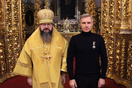 Губернатор Василий Анохин удостоен медали архангела михаила