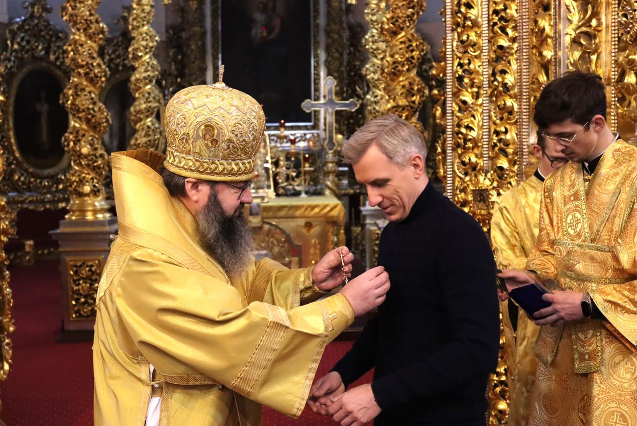 Губернатор Василий Анохин удостоен медали архангела михаила Губернатор Василий Анохин удостоен медали архангела михаила