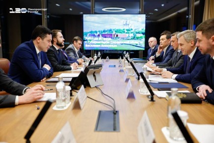 Глава Минпромторга России провел рабочую встречу с губернатором Смоленской области