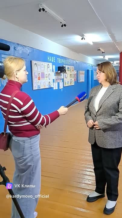 Сегодня, пока наша съёмочная группа работала в Рыжковской школе Кардымовского округа, за ними аккуратненько подглядывали