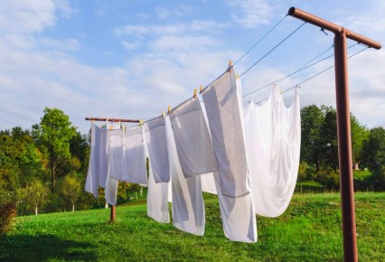Эффективность сушки белья: выбор между машинной и естественной сушки