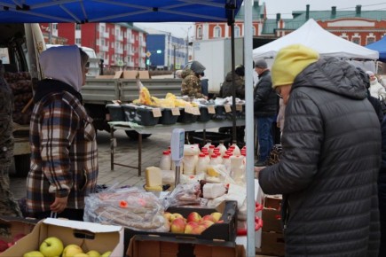 В Рославле вновь прошла ярмарка выходного дня