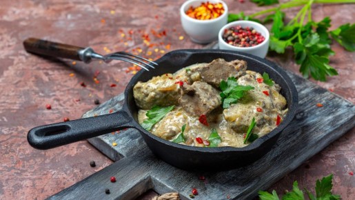 Простой маринад превратит печень в нежное облако: не тратьте молоко зря