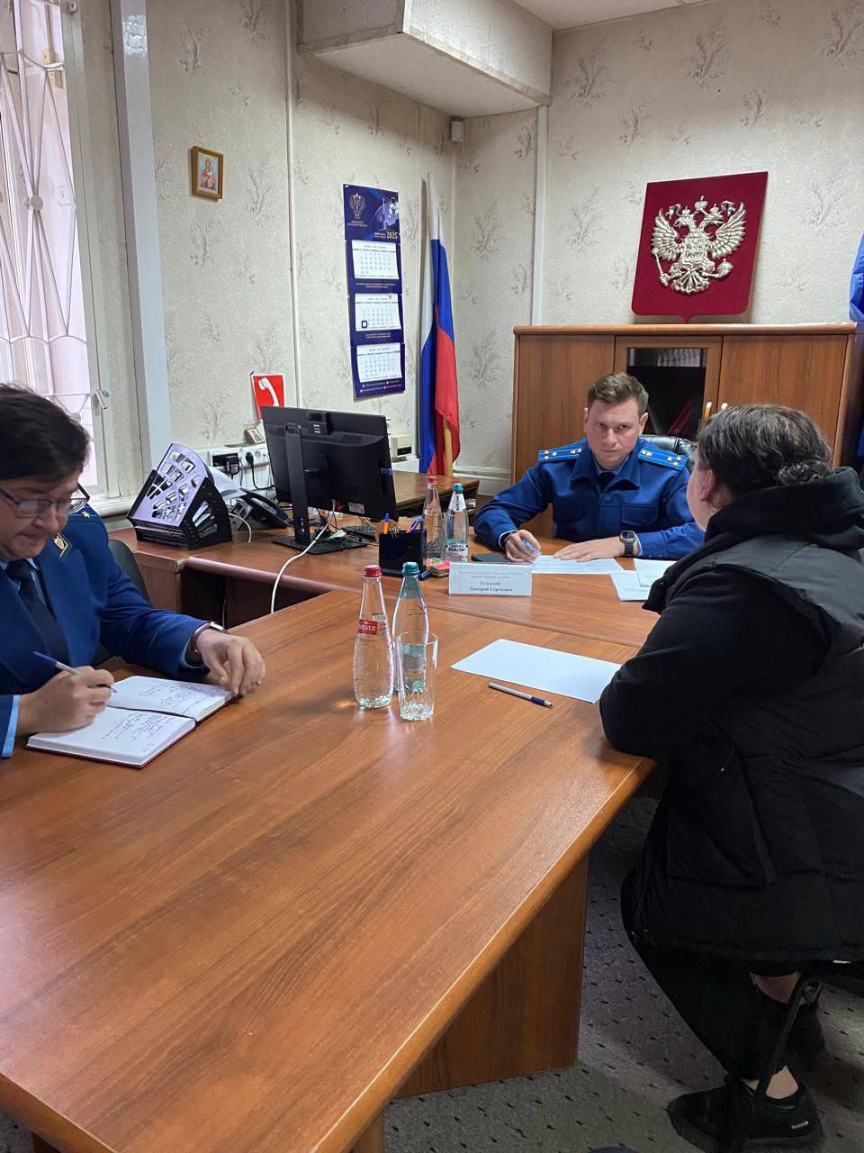 Заместитель прокурора Смоленской области Дмитрий Тольский провел выездной прием граждан Заместитель прокурора Смоленской области Дмитрий Тольский провел выездной прием граждан