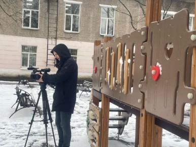 И в снег, и в зной, и в дождик проливной наша съёмочная группа всегда в деле