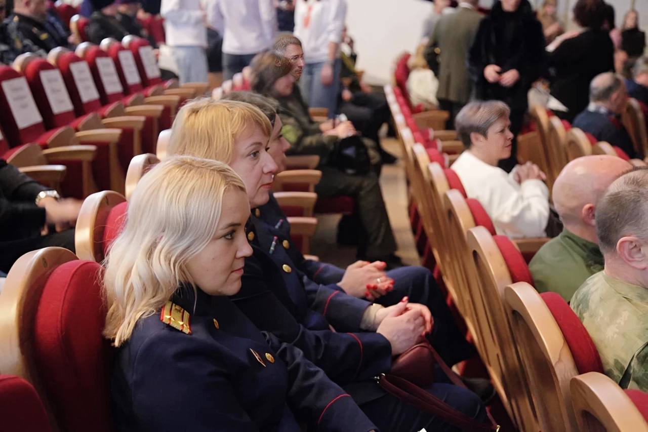 Руководитель и сотрудники регионального СК России приняли участие в торжественном закрытии Года защитника Отечества Руководитель и сотрудники регионального СК России приняли участие в торжественном закрытии Года защитника Отечества