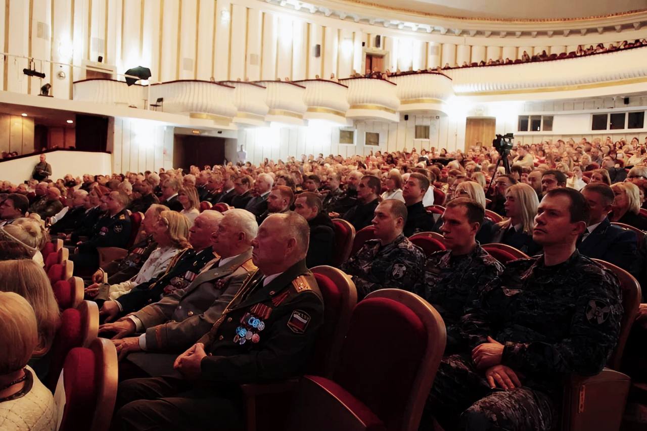 Руководитель и сотрудники регионального СК России приняли участие в торжественном закрытии Года защитника Отечества Руководитель и сотрудники регионального СК России приняли участие в торжественном закрытии Года защитника Отечества