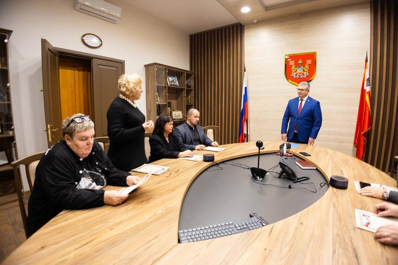 Александр Новиков: Встретился сегодня с самыми активными и неравнодушными людьми нашего города — победителями и призёрами конкурса на лучшего председателя ТОС и лучшую общественную инициативу Александр Новиков: Встретился сегодня с самыми активными и неравнодушными людьми нашего города — победителями и призёрами конкурса на лучшего председателя ТОС и лучшую общественную инициативу