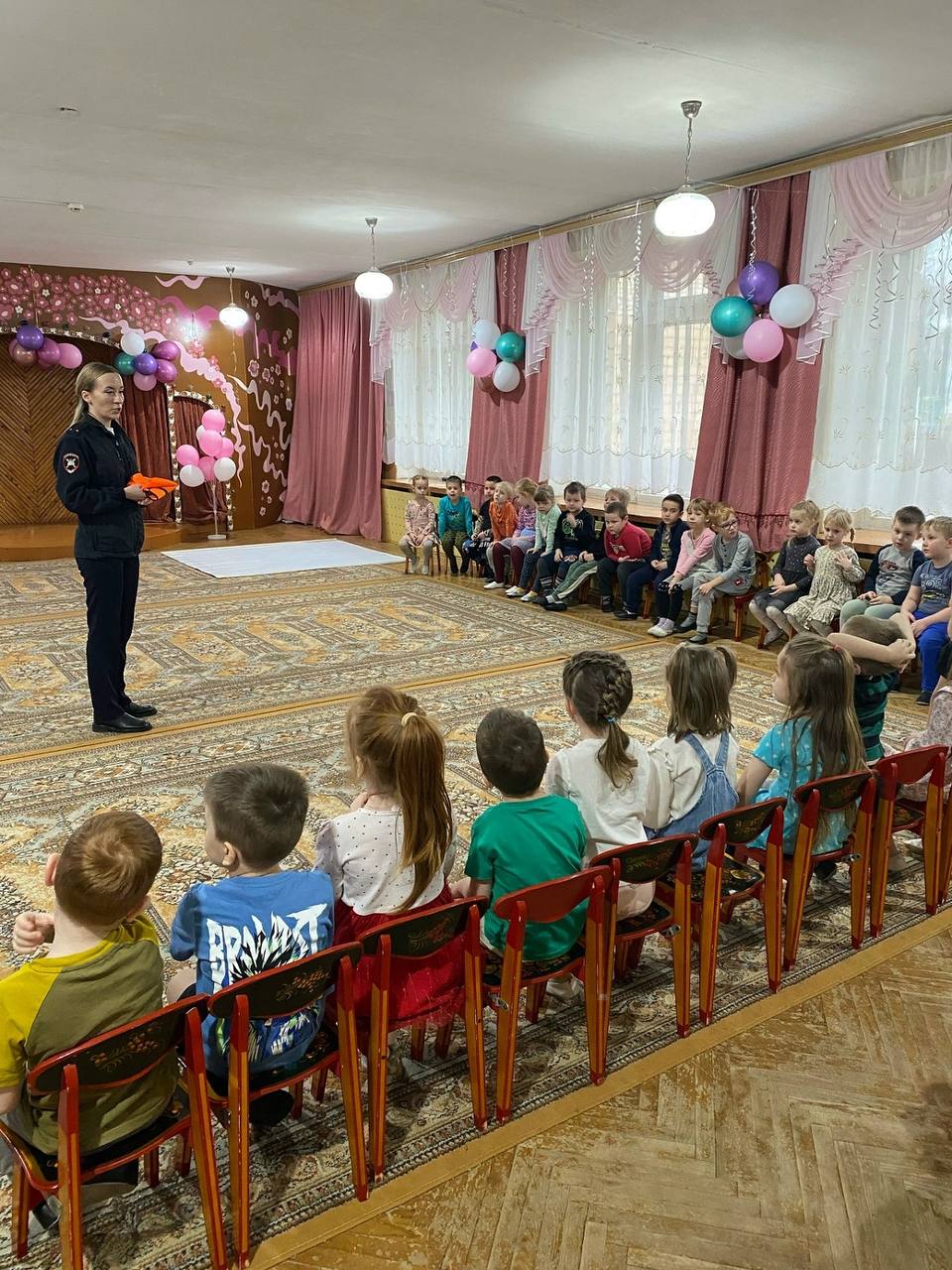 Профилактическая акция «По правилам» проведена для дошкольников детского сада «Золотой ключик» в Рославле Профилактическая акция «По правилам» проведена для дошкольников детского сада «Золотой ключик» в Рославле