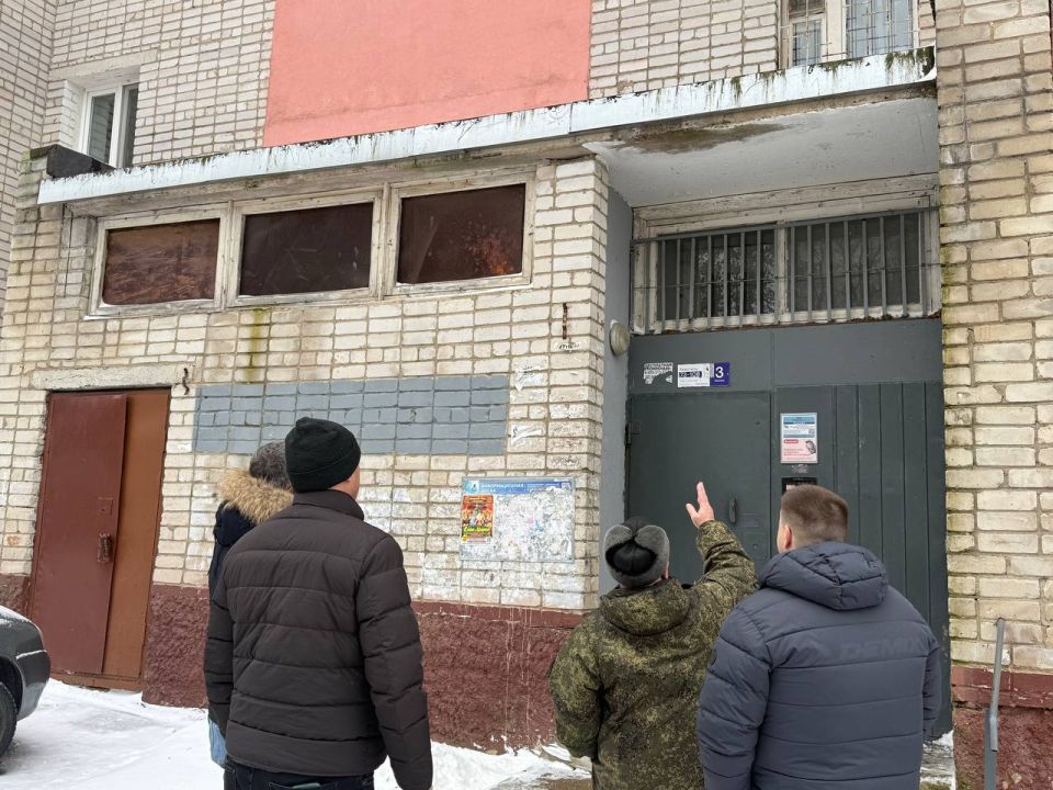 Александр Новиков: Как и договаривались вчера на встрече с ветеранами, сегодня во время объезда Заднепровского района встретился с Героем России, гвардии подполковником Гасаном Наджафовым