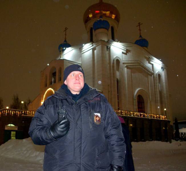 Смоленские полицейские обеспечили порядок во время рождественских богослужений Смоленские полицейские обеспечили порядок во время рождественских богослужений