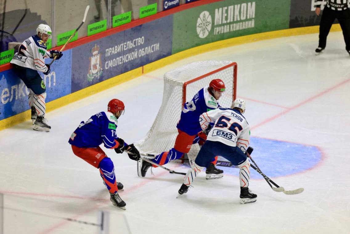 Василий Анохин поблагодарил смоленских хоккеистов за отличную игру Василий Анохин поблагодарил смоленских хоккеистов за отличную игру