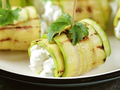 Летние рулетики из кабачков: легкость и свежесть без масла