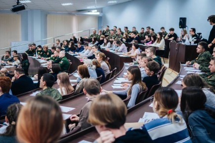 Александр Новиков: От всей души поздравляю студентов высших и средних учебных заведений с Днём российского студенчества!