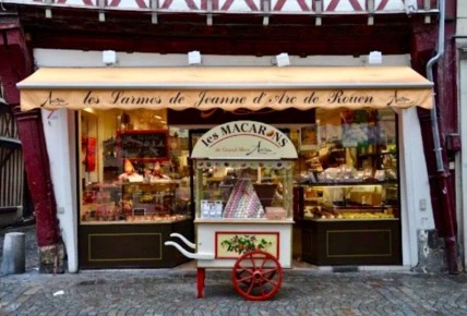 Мирлитоны Нормандии: как две близнецовые десерты раскрывают характер региона