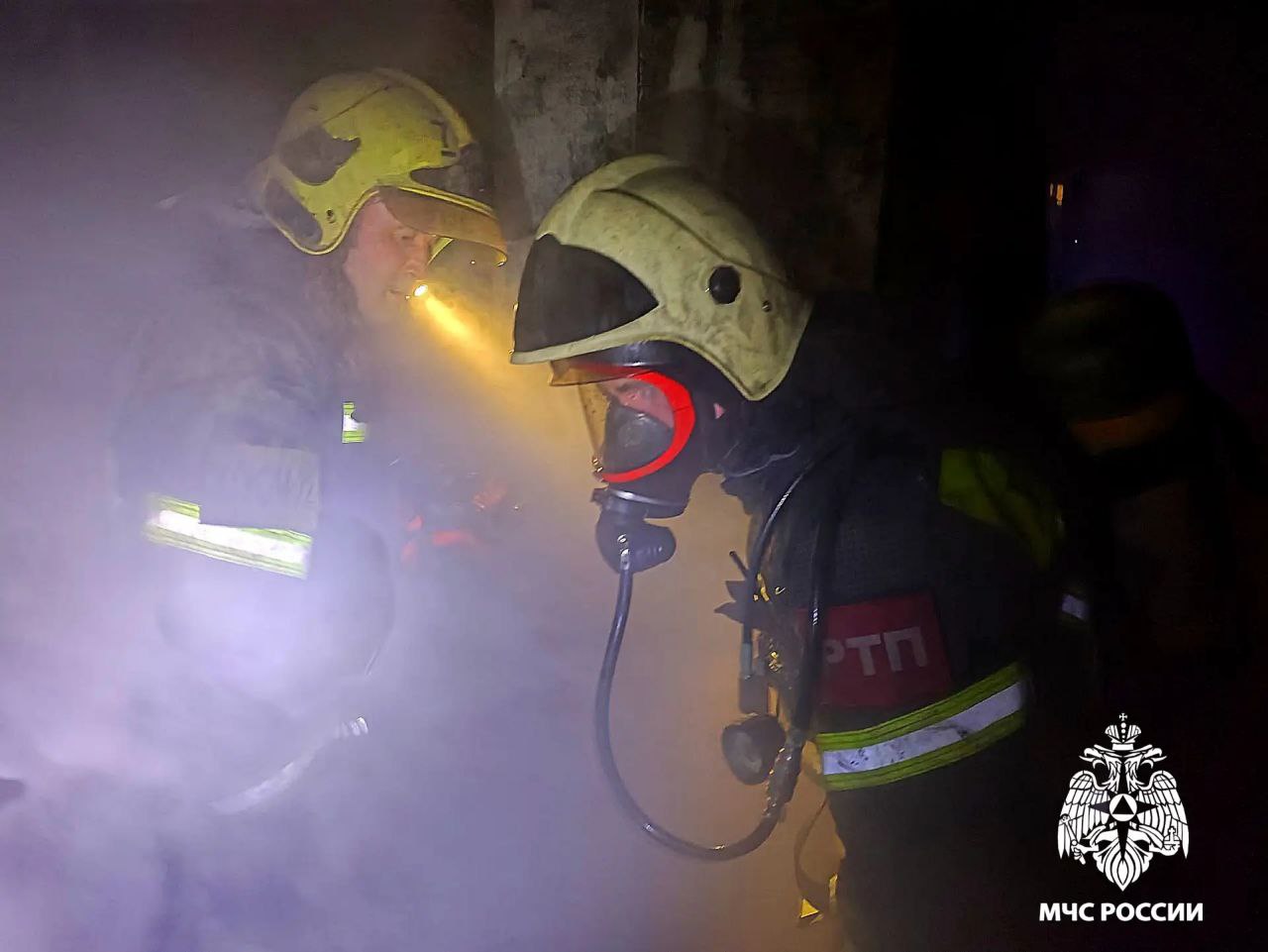 Пожар произошел в трехкомнатной квартире на 2 этаже дома на улице Ломоносова в Смоленске Пожар произошел в трехкомнатной квартире на 2 этаже дома на улице Ломоносова в Смоленске