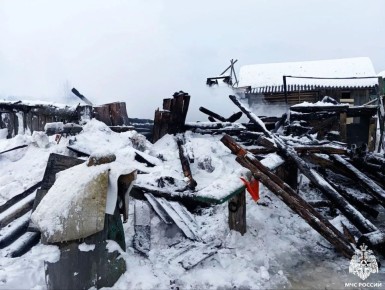 В Смоленской области пожар уничтожил имущество пожилых жителей деревни