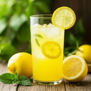 Летние напитки на замену лимонаду можно приготовить дома