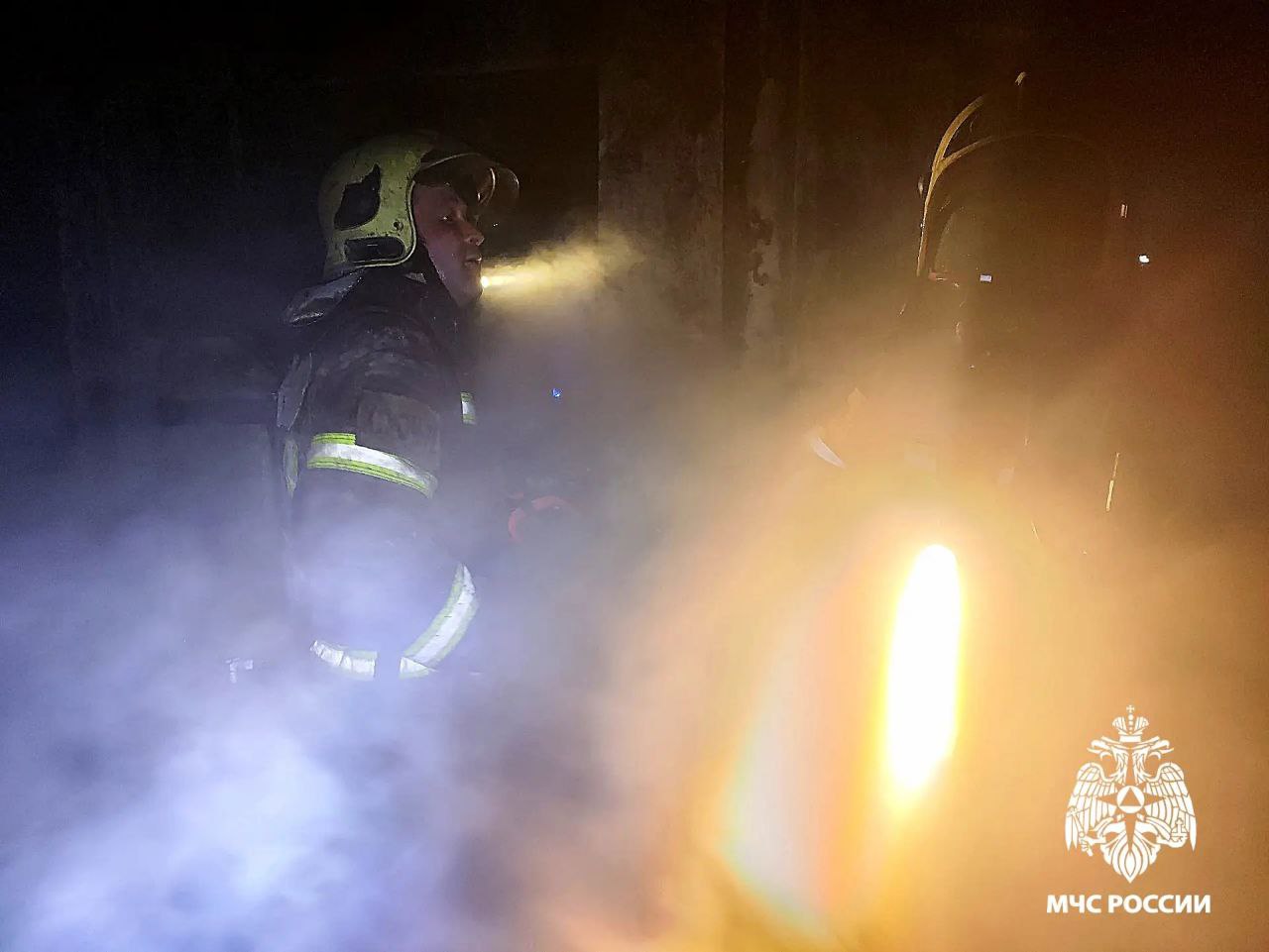 Пожар произошел в трехкомнатной квартире на 2 этаже дома на улице Ломоносова в Смоленске Пожар произошел в трехкомнатной квартире на 2 этаже дома на улице Ломоносова в Смоленске