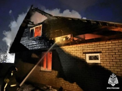 В смоленском Заднепровье сгорел двухэтажный дом
