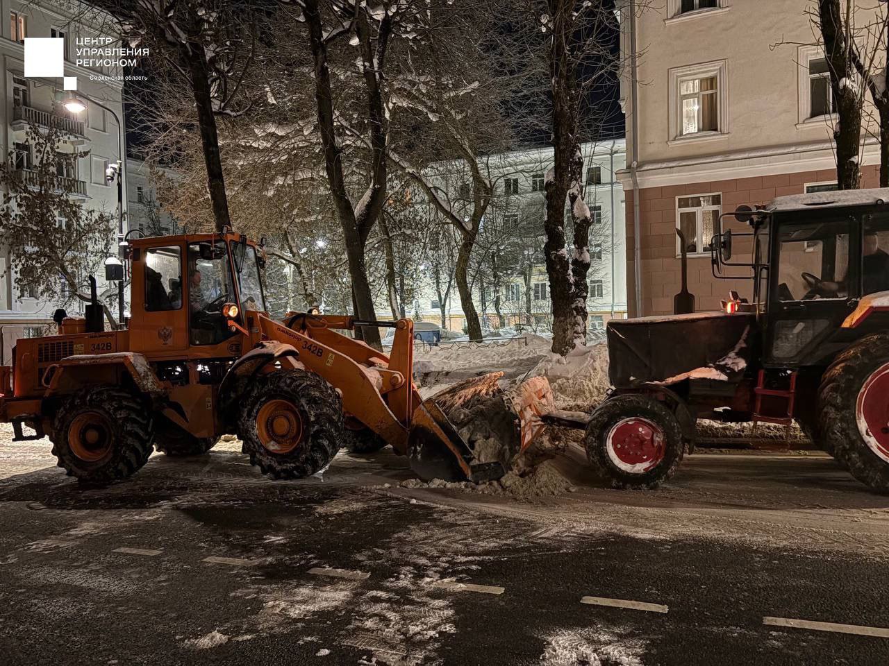 Из Смоленска за сутки вывезли более 13 тысяч кубометров снега Из Смоленска за сутки вывезли более 13 тысяч кубометров снега