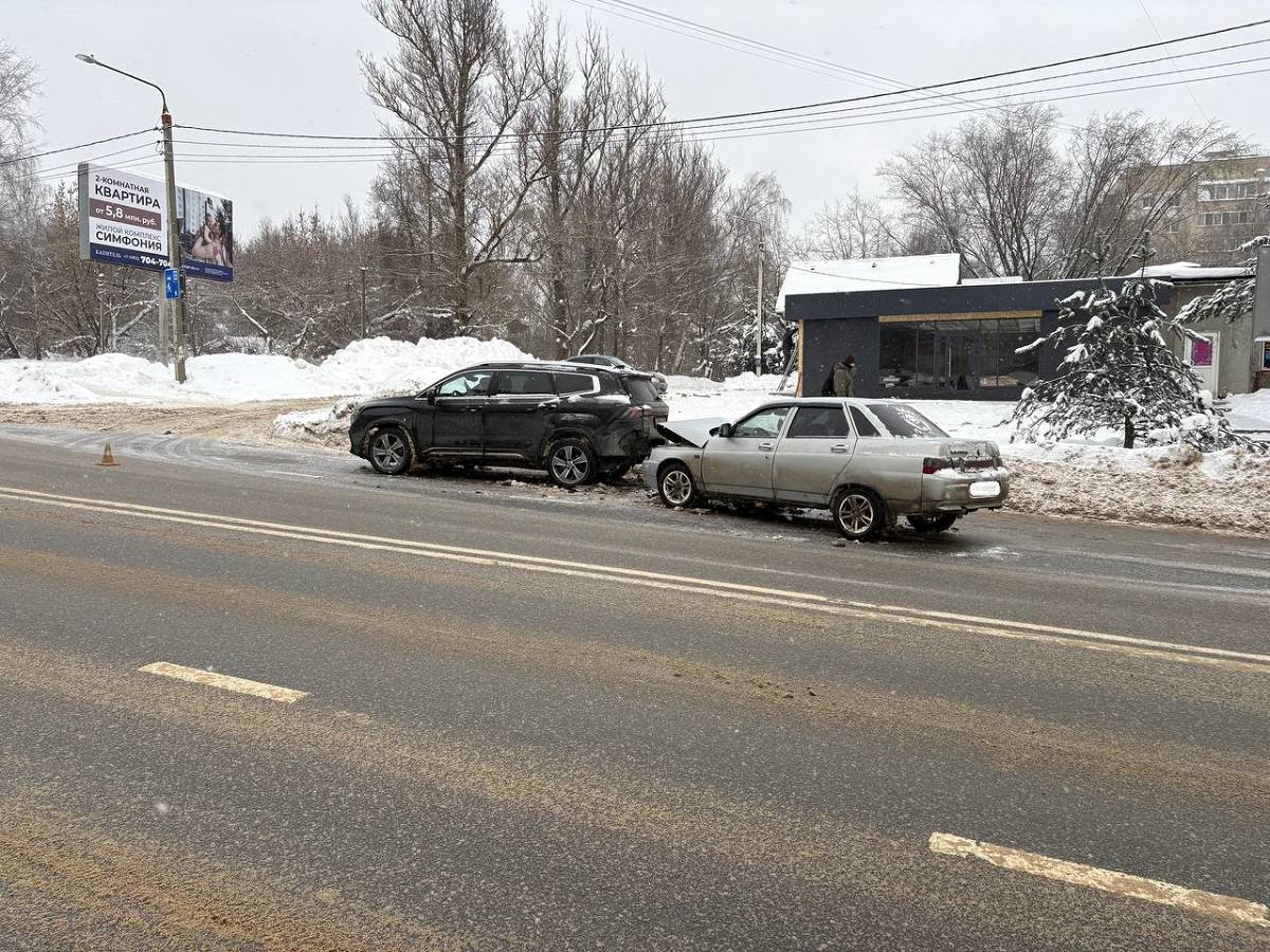 Первое ДПТ произошло 29.01.2026 около 10 часов 00 минут в районе д. 56 на Киевском шоссе в г. Смоленске. Из собранных сотрудниками Госавтоинспекции материалов следует, что 26-летний водитель, управляя автомашиной «БМВ»... Первое ДПТ произошло 29.01.2026 около 10 часов 00 минут в районе д. 56 на Киевском шоссе в г. Смоленске. Из собранных сотрудниками Госавтоинспекции материалов следует, что 26-летний водитель, управляя автомашиной «БМВ»...