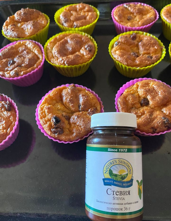 Нежные творожные кексы с черносливом