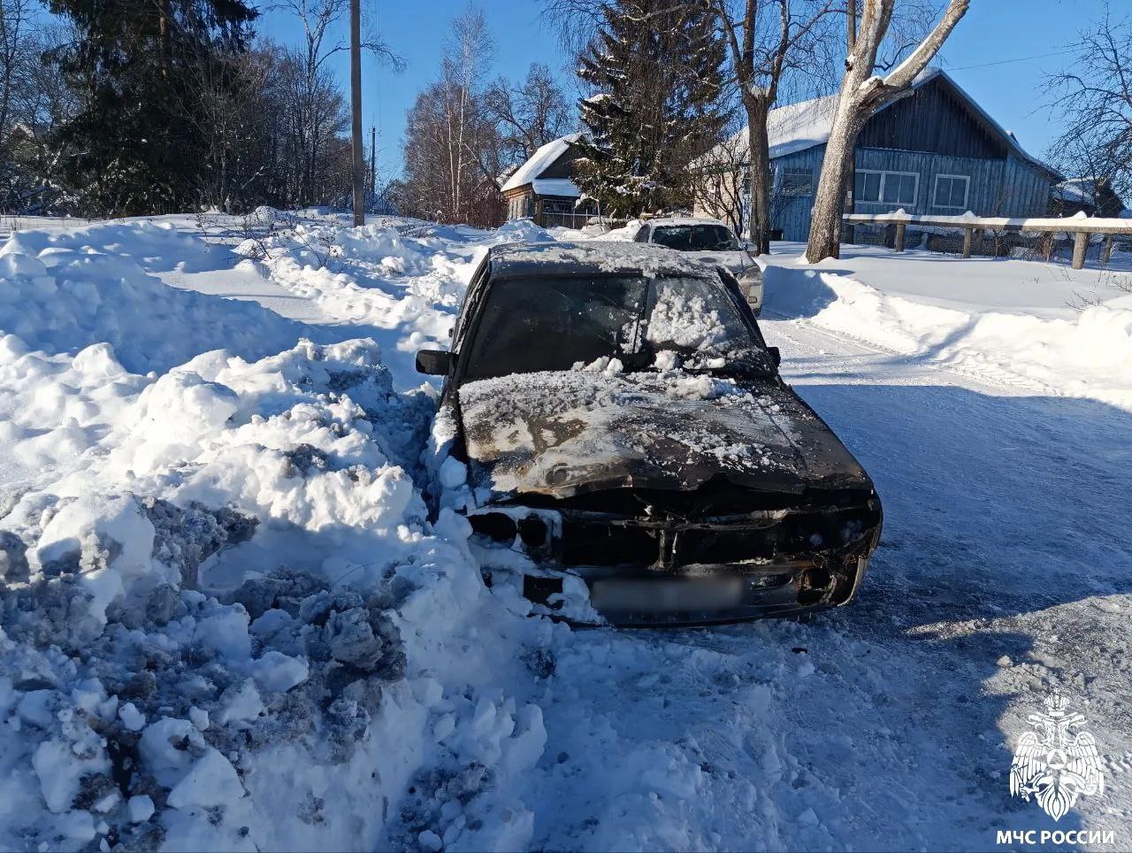 В Смоленской области автомобиль вспыхнул сразу после запуска