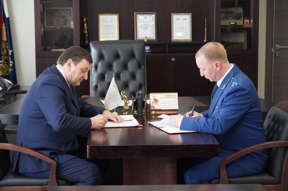 Прокуратура Смоленской области и Смоленская областная Дума заключили соглашение о взаимодействии