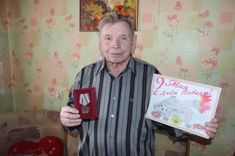 Василий Анохин поздравил почётного гражданина Смоленской области с вековым юбилеем