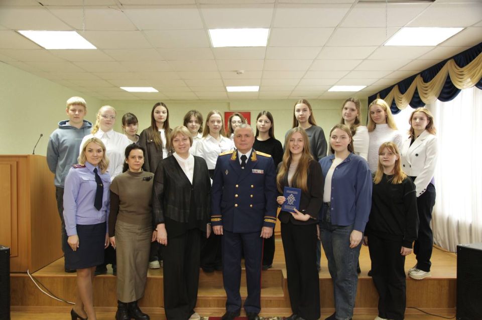 В СУ СК России по Смоленской области прошло мероприятие, посвященное развитию детского общественного движения и взаимодействию с молодежью