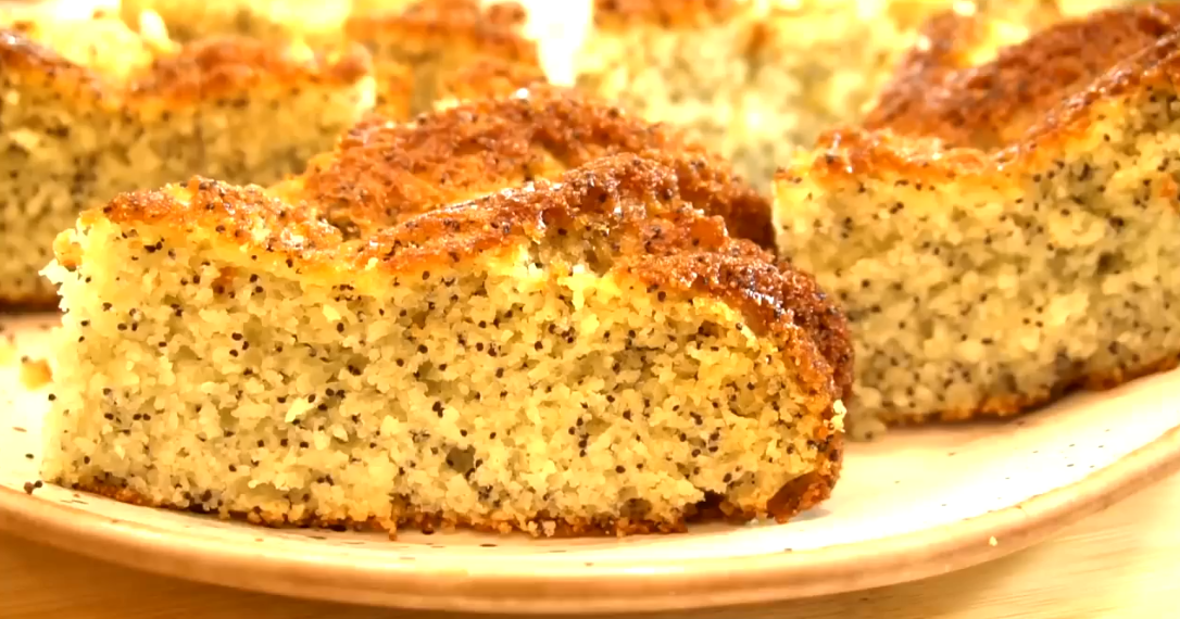 Кекс на кефире, который станет вашим любимым: рецепт "Три стакана"