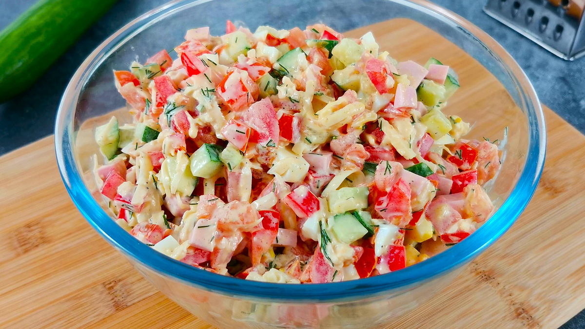 Звезда стола за 10 минут: салат с болгарским перцем, который всегда исчезает первым