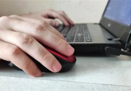 Что нужно знать о безопасной очистке монитора