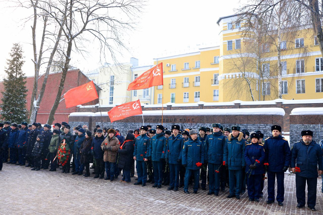 Артём Туров: Накануне Дня защитника Отечества в городе-герое Смоленске состоялся торжественный митинг Артём Туров: Накануне Дня защитника Отечества в городе-герое Смоленске состоялся торжественный митинг
