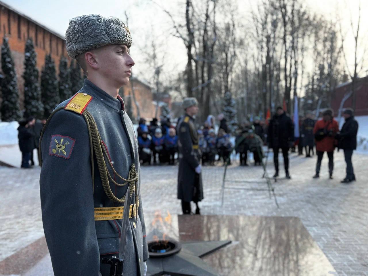 Александр Новиков: Открыли празднование предстоящего Дня защитника Отечества торжественным митингом в сквере Памяти Героев Александр Новиков: Открыли празднование предстоящего Дня защитника Отечества торжественным митингом в сквере Памяти Героев