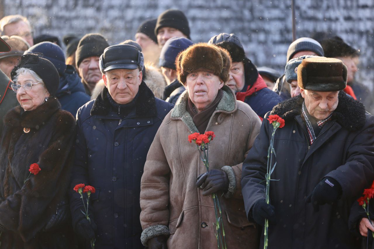 Артём Туров: Накануне Дня защитника Отечества в городе-герое Смоленске состоялся торжественный митинг Артём Туров: Накануне Дня защитника Отечества в городе-герое Смоленске состоялся торжественный митинг