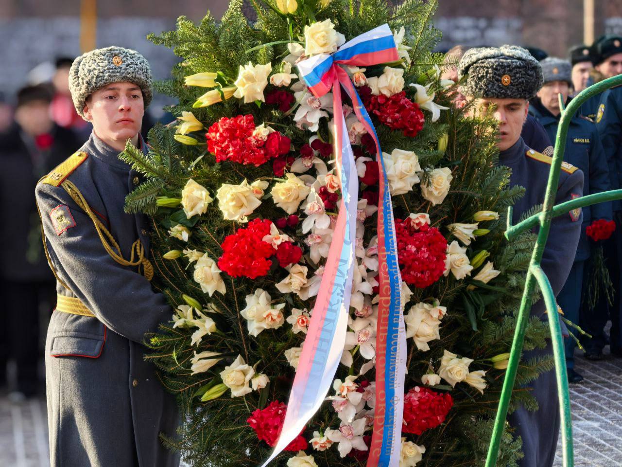 В преддверии Дня защитника Отечества работники прокуратуры Смоленской области приняли участие в торжественном митинге В преддверии Дня защитника Отечества работники прокуратуры Смоленской области приняли участие в торжественном митинге