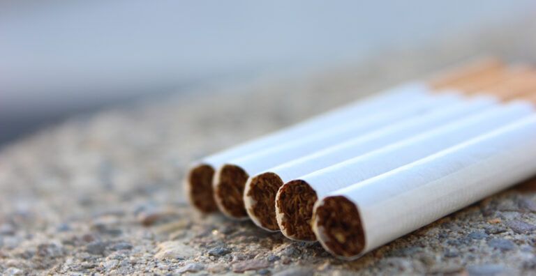 Без суда и следствия: как в России будут блокировать сайты с табаком