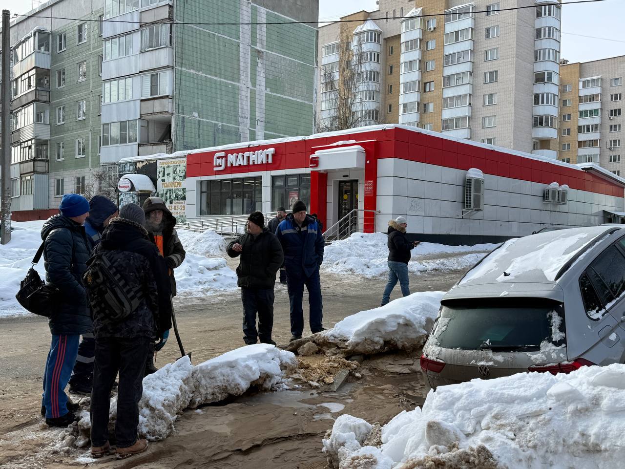 Мэр Смоленска назвал причину аварии на водопроводе на улице Кловской Мэр Смоленска назвал причину аварии на водопроводе на улице Кловской