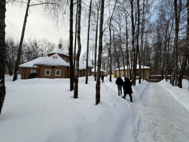 Александр Новиков: На территории у храма в честь святителя Спиридона Тримифунтского на улице Николаева постоянно ведутся работы по благоустройству