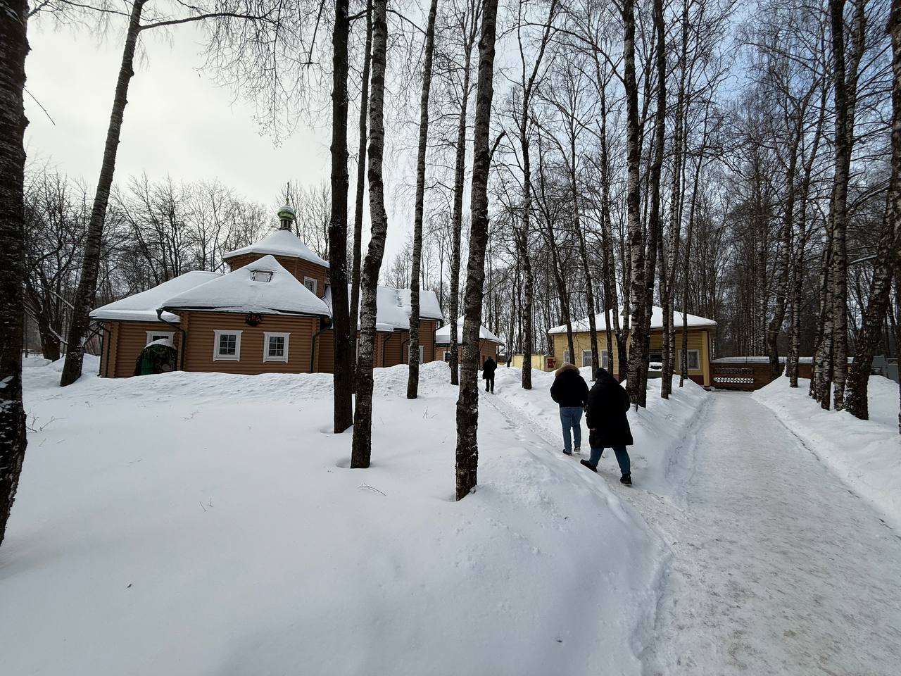 Александр Новиков: На территории у храма в честь святителя Спиридона Тримифунтского на улице Николаева постоянно ведутся работы по благоустройству