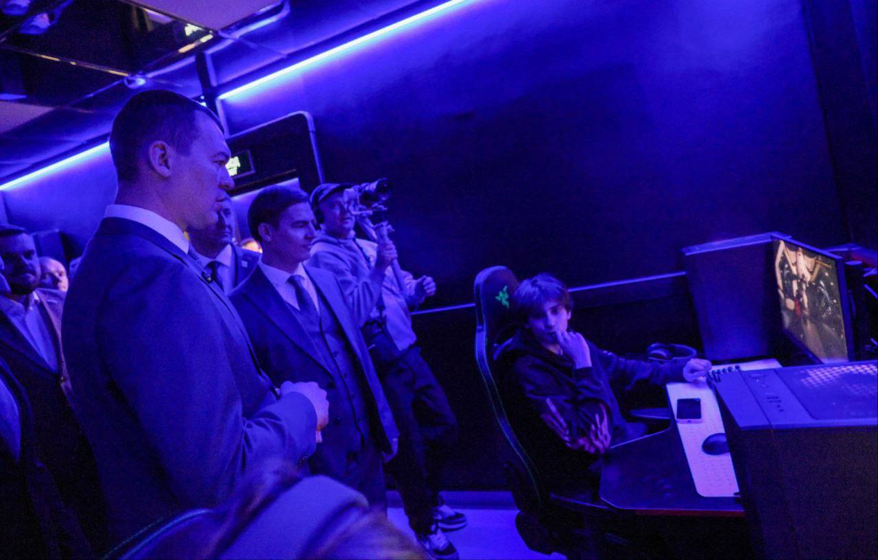 Михаил Дегтярёв: У дворца спорта «Юбилейный» в Смоленске появился новый современный профиль Михаил Дегтярёв: У дворца спорта «Юбилейный» в Смоленске появился новый современный профиль