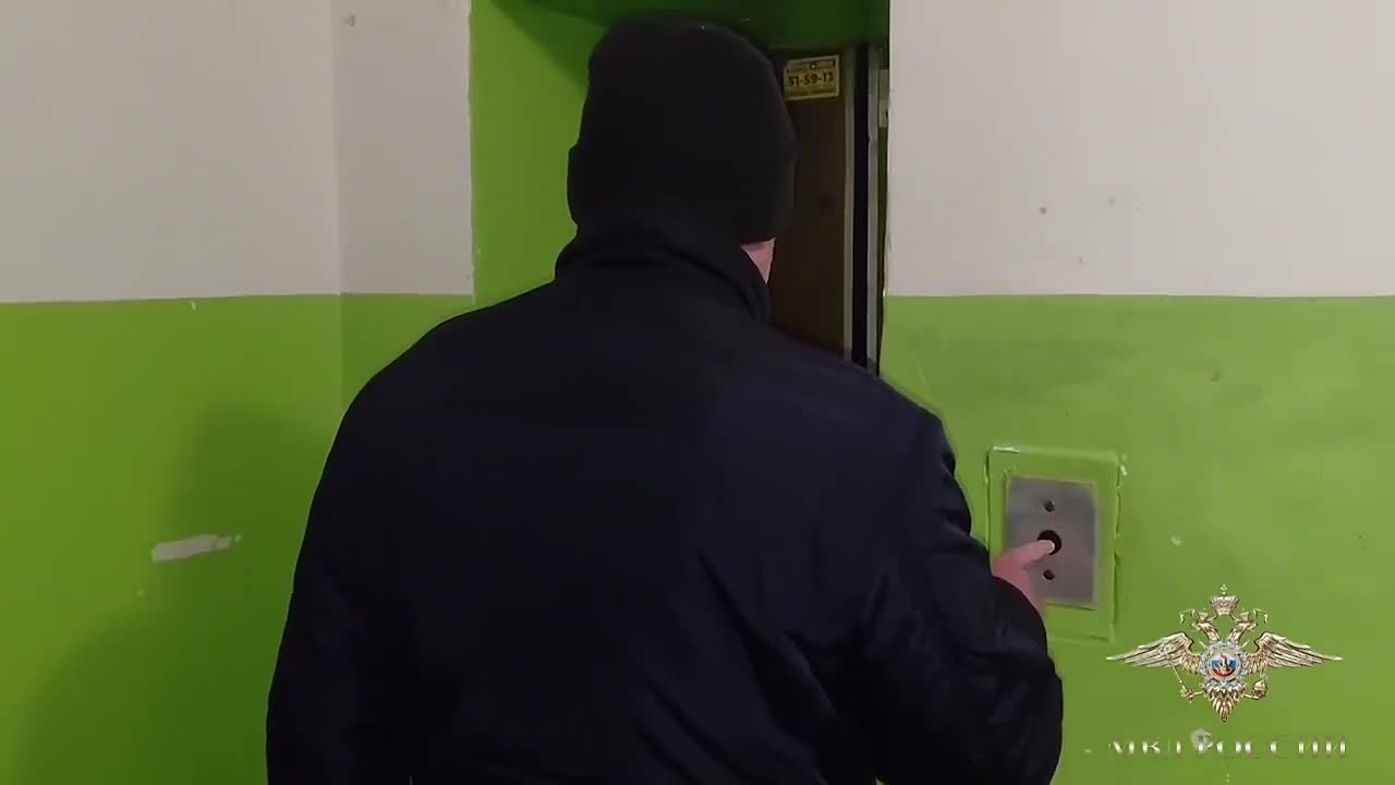 Появились кадры задержания подозреваемого в похищении 9-летней девочки в Смоленске