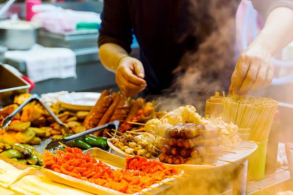 Уличная еда Китая: Погружение в мир необычных вкусов