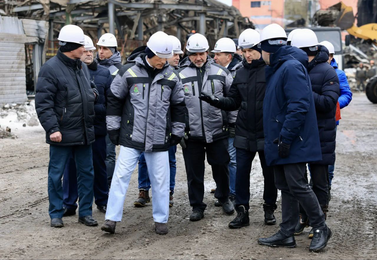 Глава Смоленщины осмотрел разрушения на ПАО "Дорогобуж" Глава Смоленщины осмотрел разрушения на ПАО "Дорогобуж"