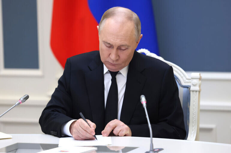 Путин продлевает срок службы заместителя главы МИД Грушко до 2027 года