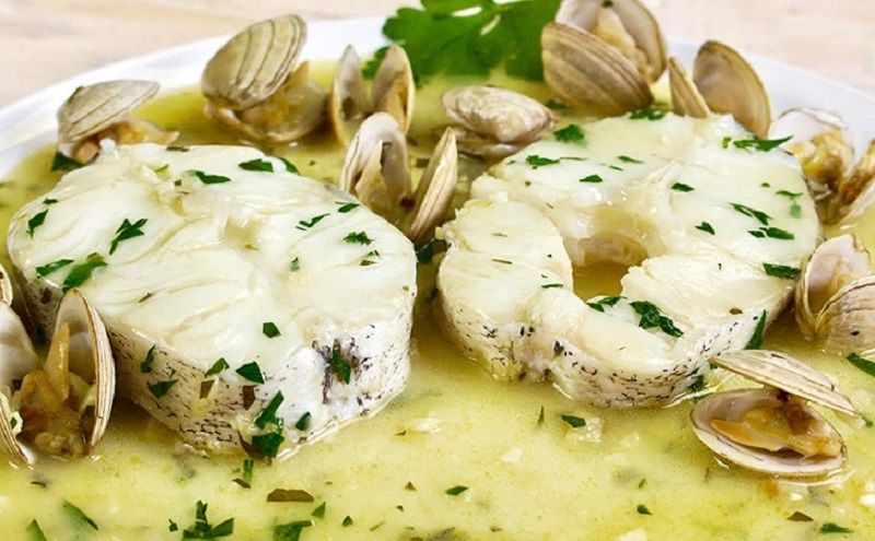 Испанский хек в зелёном соусе: секреты приготовления