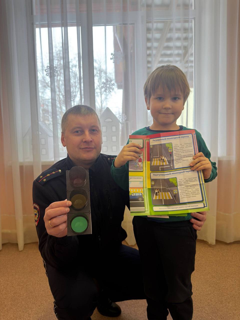 В Гагарине сотрудники Госавтоинспекции провели профилактическое занятие для воспитанников детского сада «Рябинка» В Гагарине сотрудники Госавтоинспекции провели профилактическое занятие для воспитанников детского сада «Рябинка»